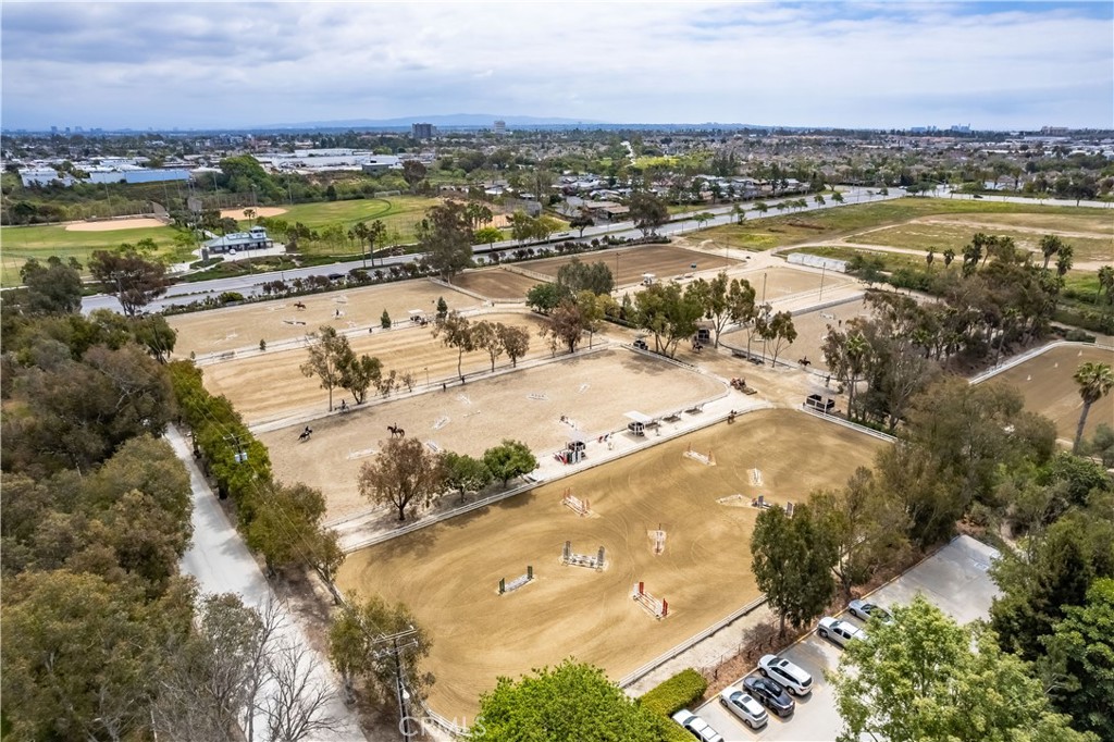 6712 Alamitos