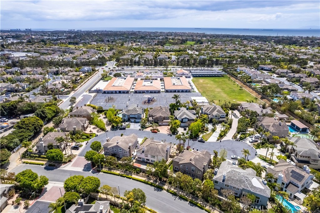 6712 Alamitos