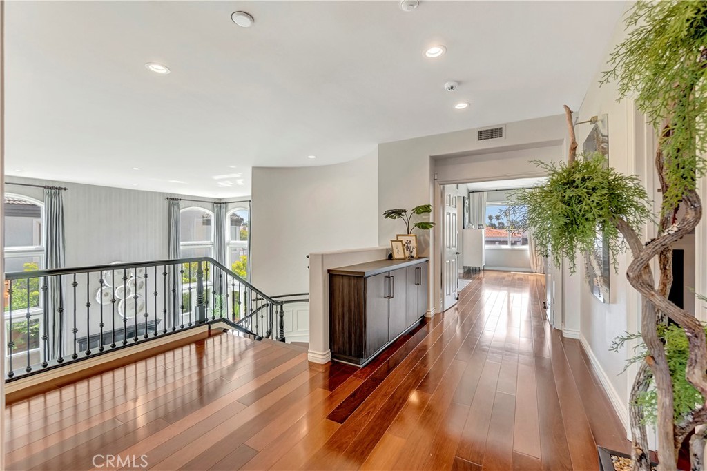 6712 Alamitos