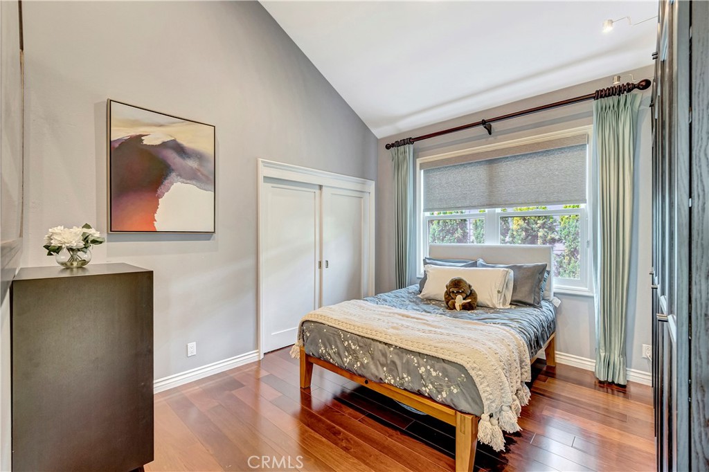 6712 Alamitos