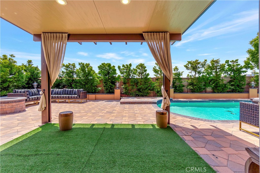 6712 Alamitos