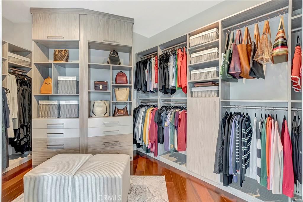 6712 Alamitos
