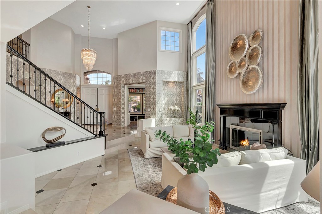6712 Alamitos