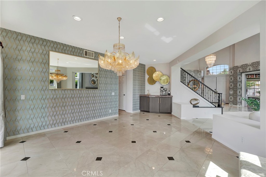 6712 Alamitos