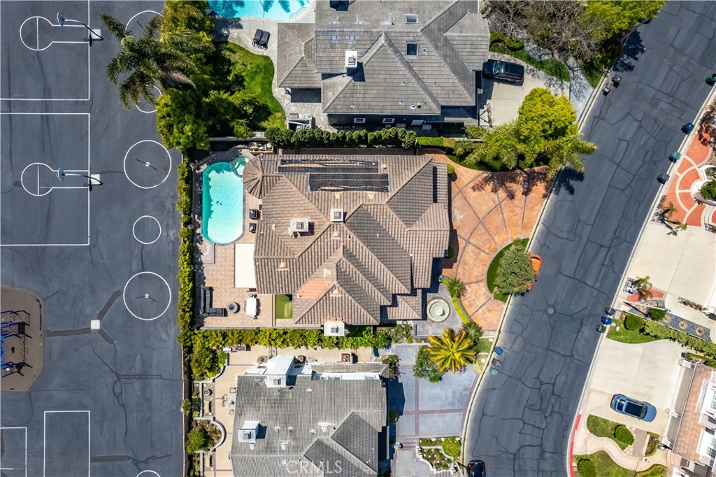 6712 Alamitos