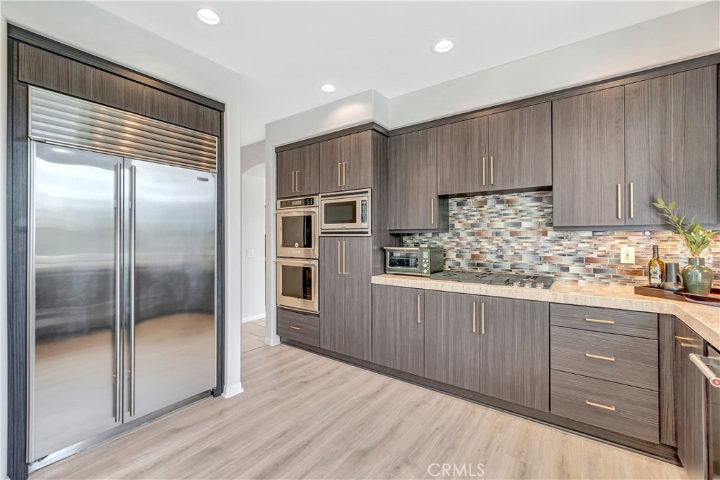 6712 Alamitos