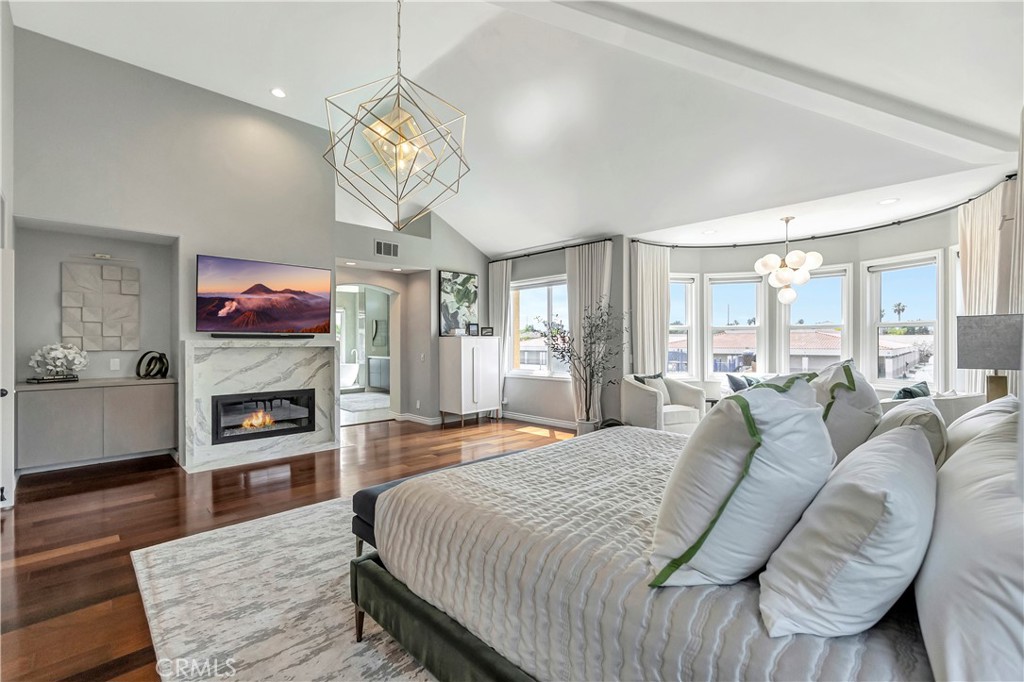 6712 Alamitos