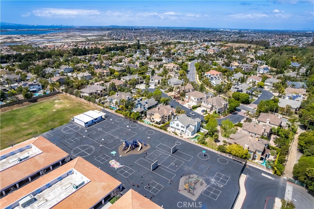 6712 Alamitos