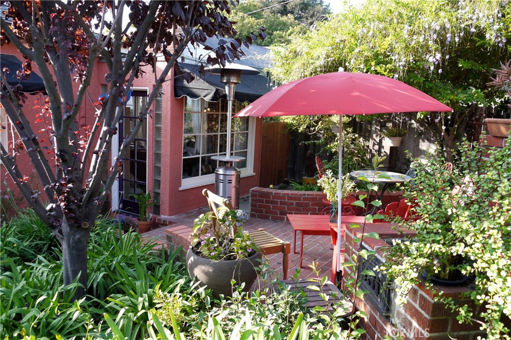 734 Los Altos Avenue