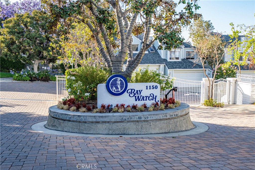 1150 W Capitol Drive 76