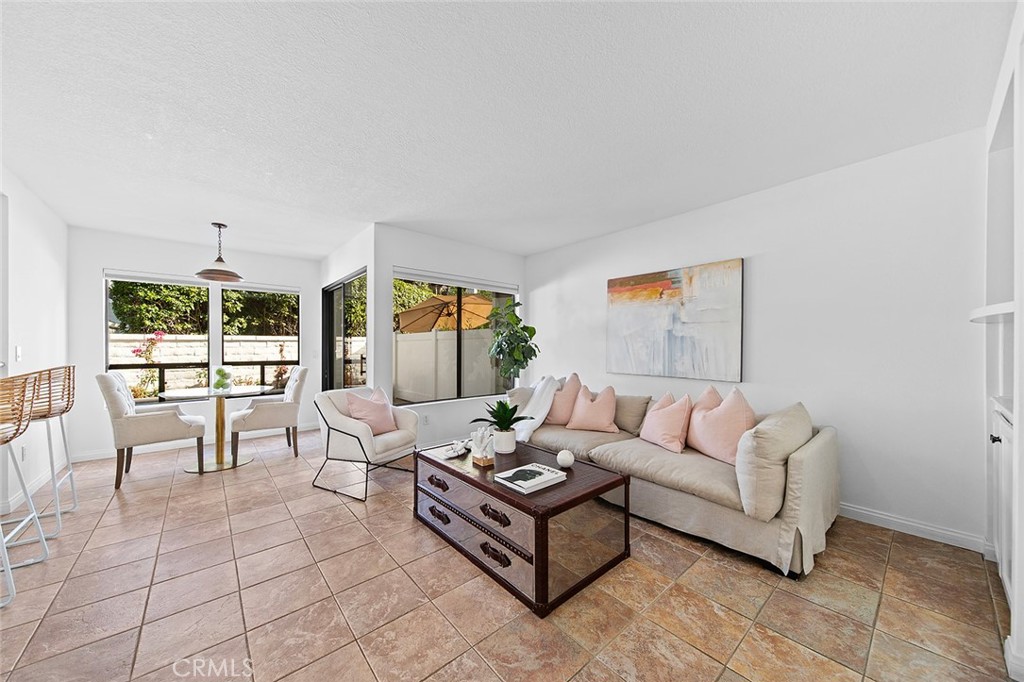 1150 W Capitol Drive 76