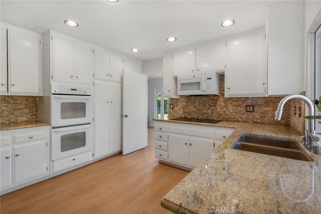 21041 Strathmoor Lane