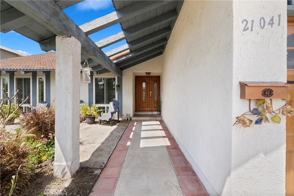 21041 Strathmoor Lane