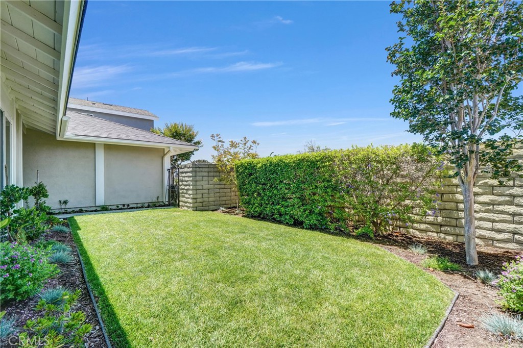 17232 Golden View Lane