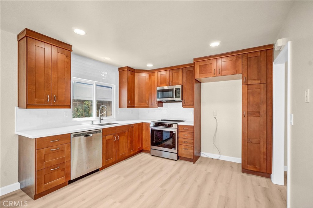 17232 Golden View Lane