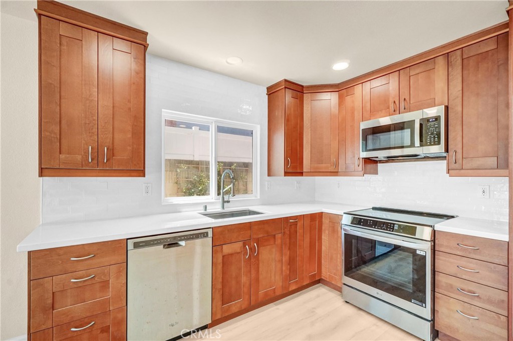 17232 Golden View Lane
