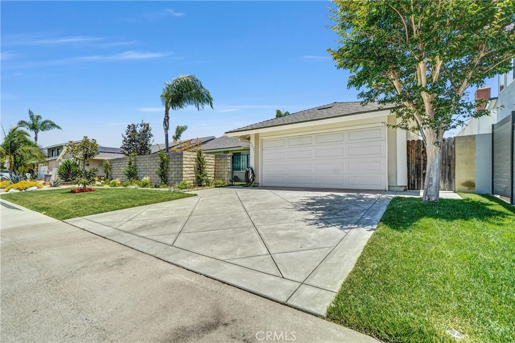 17232 Golden View Lane