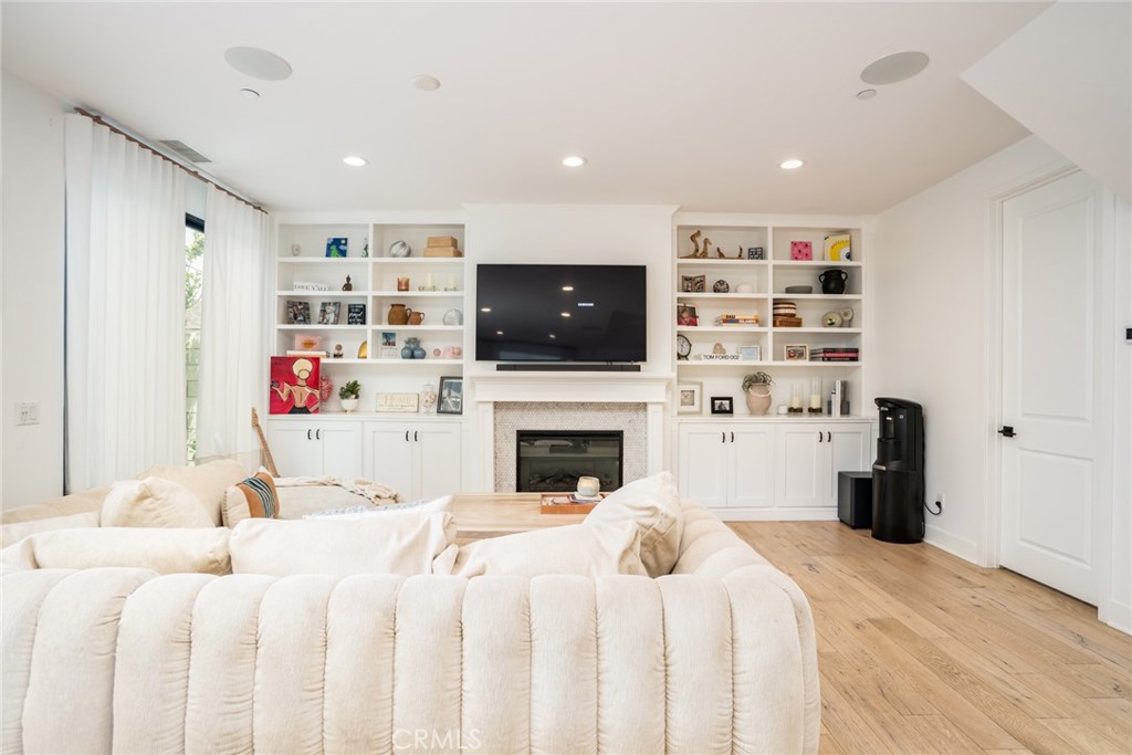 2077 Tablelands Way