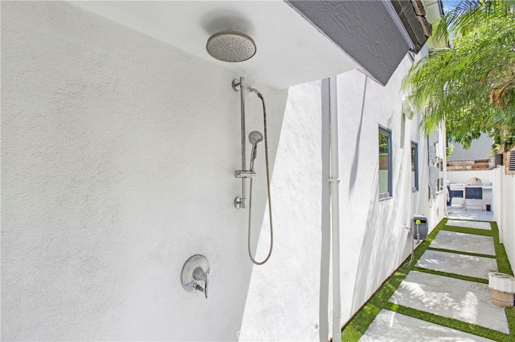 22102 Wood Island Lane