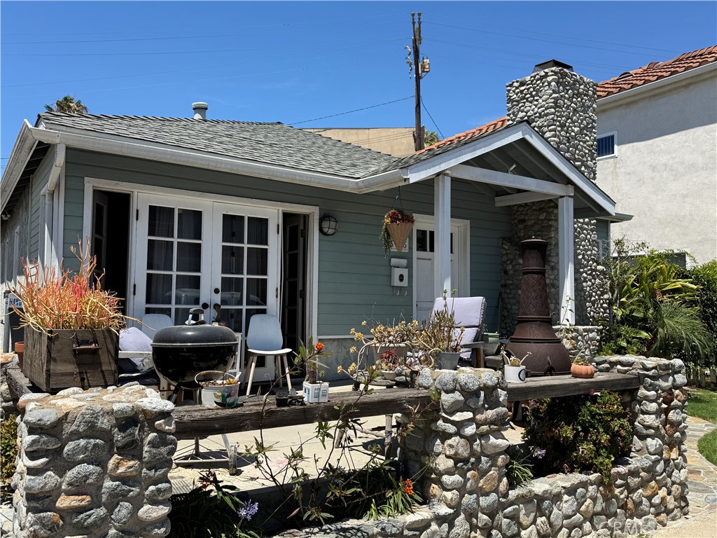5775 Campo Walk