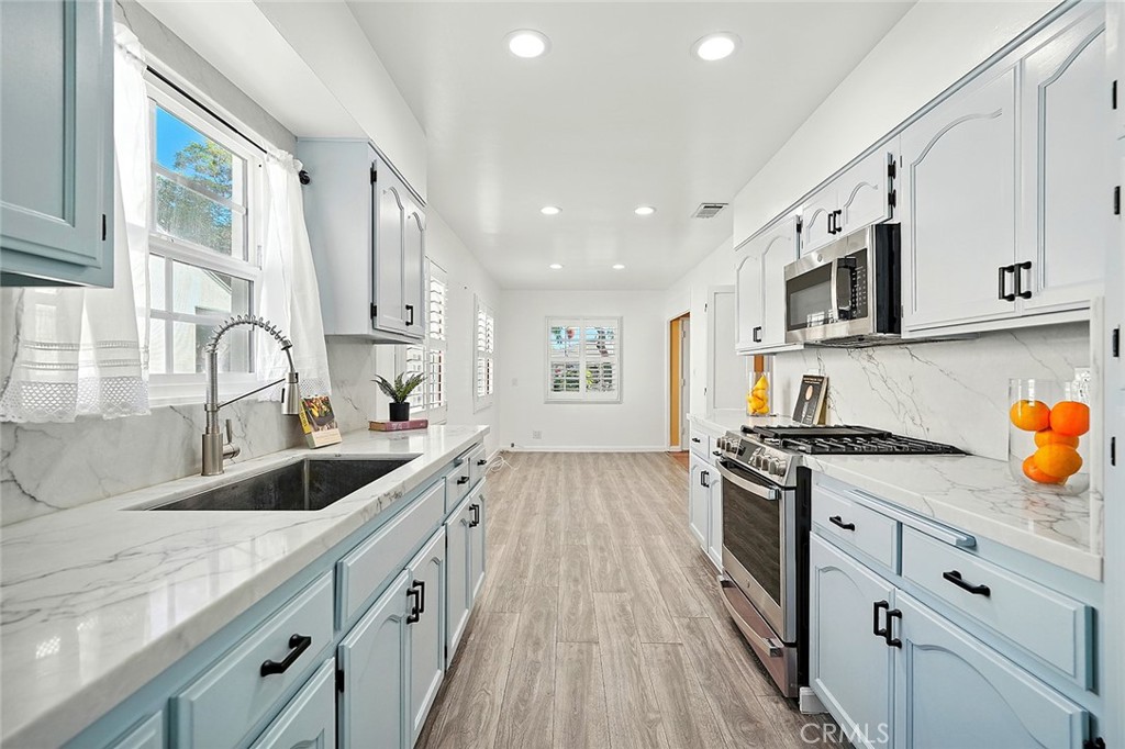6233 Freckles Road
