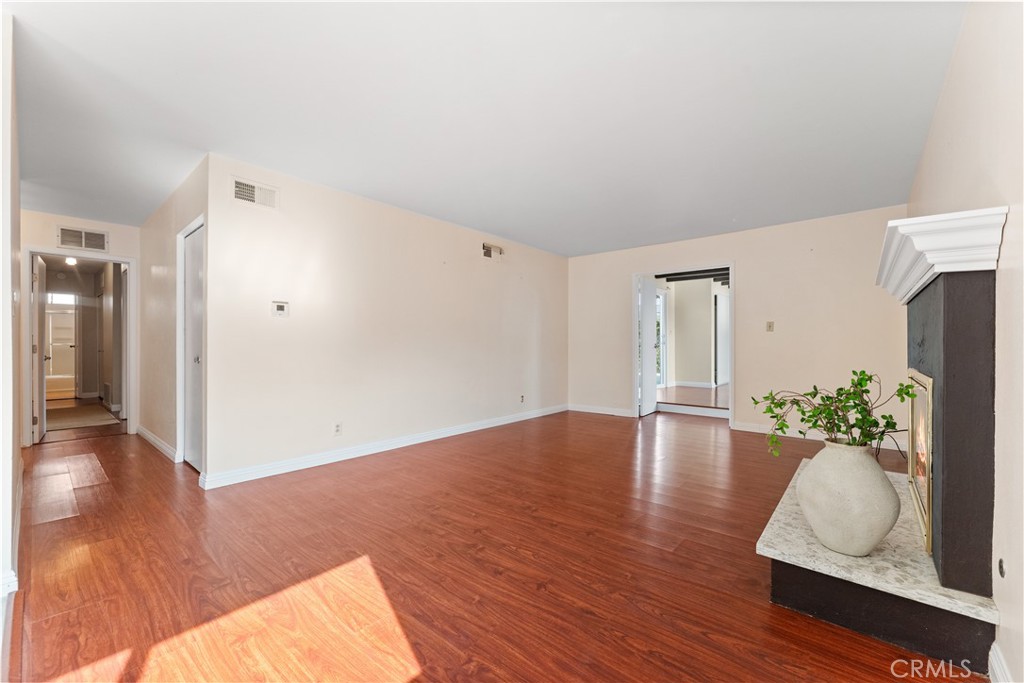 16582 Lucia Lane