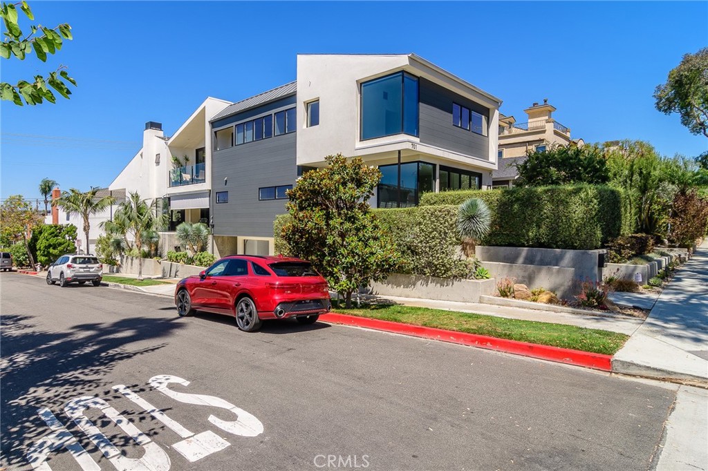 701 Poppy Avenue