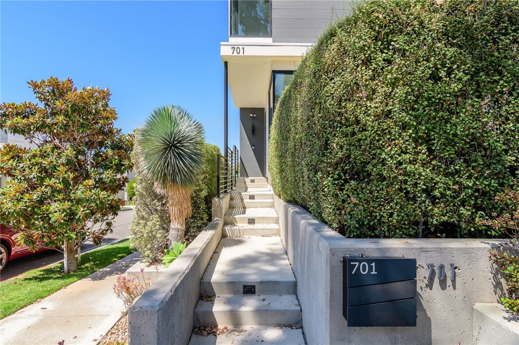 701 Poppy Avenue
