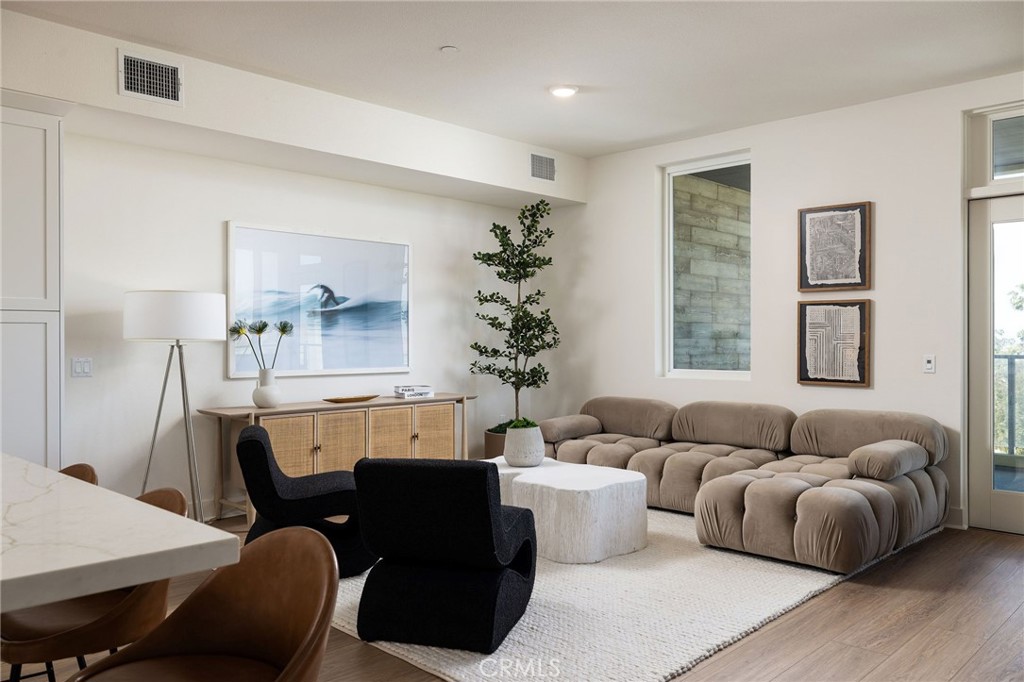 414 Main Street 330