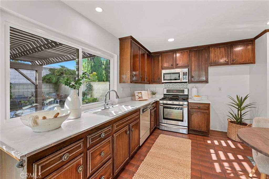 19051 Randi Lane