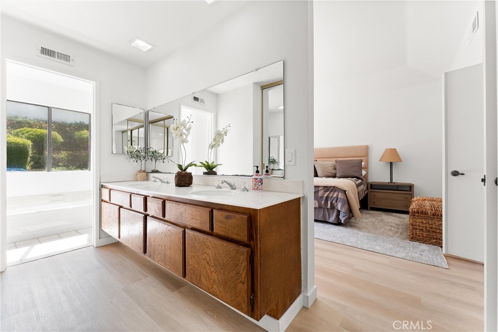 346 S Silverbrook Drive