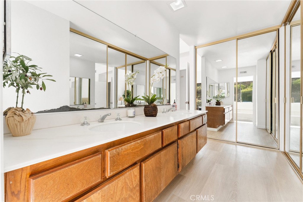 346 S Silverbrook Drive