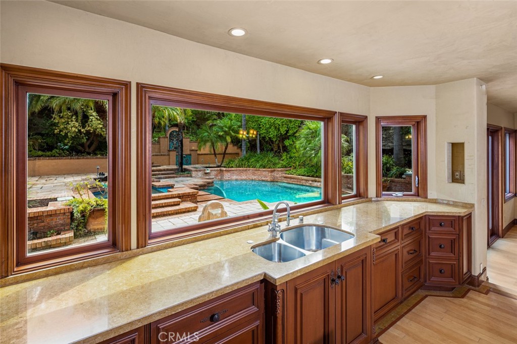 22122 Brookpine