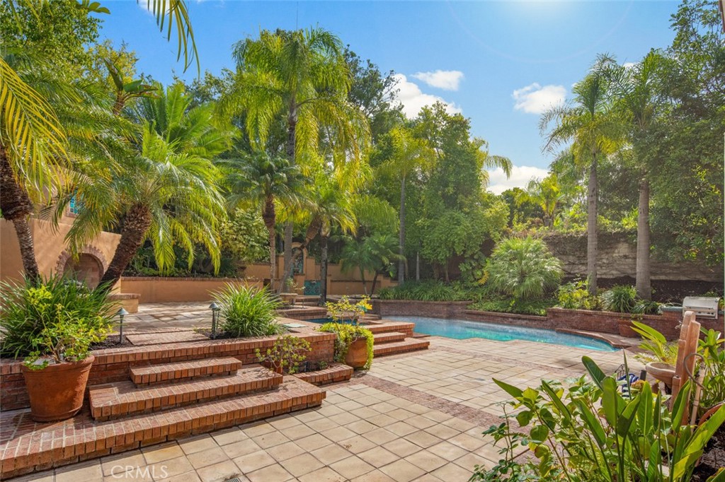 22122 Brookpine