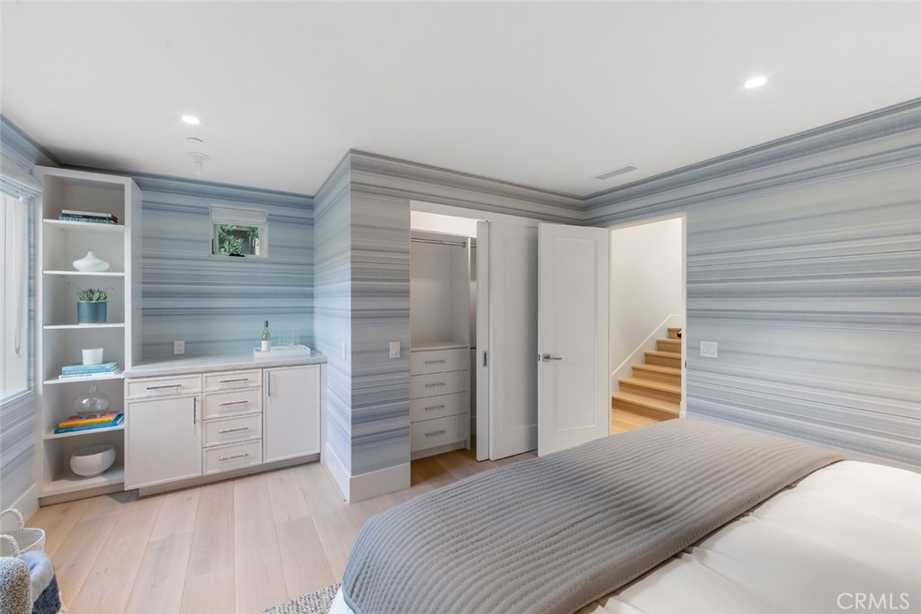 3130 Breakers