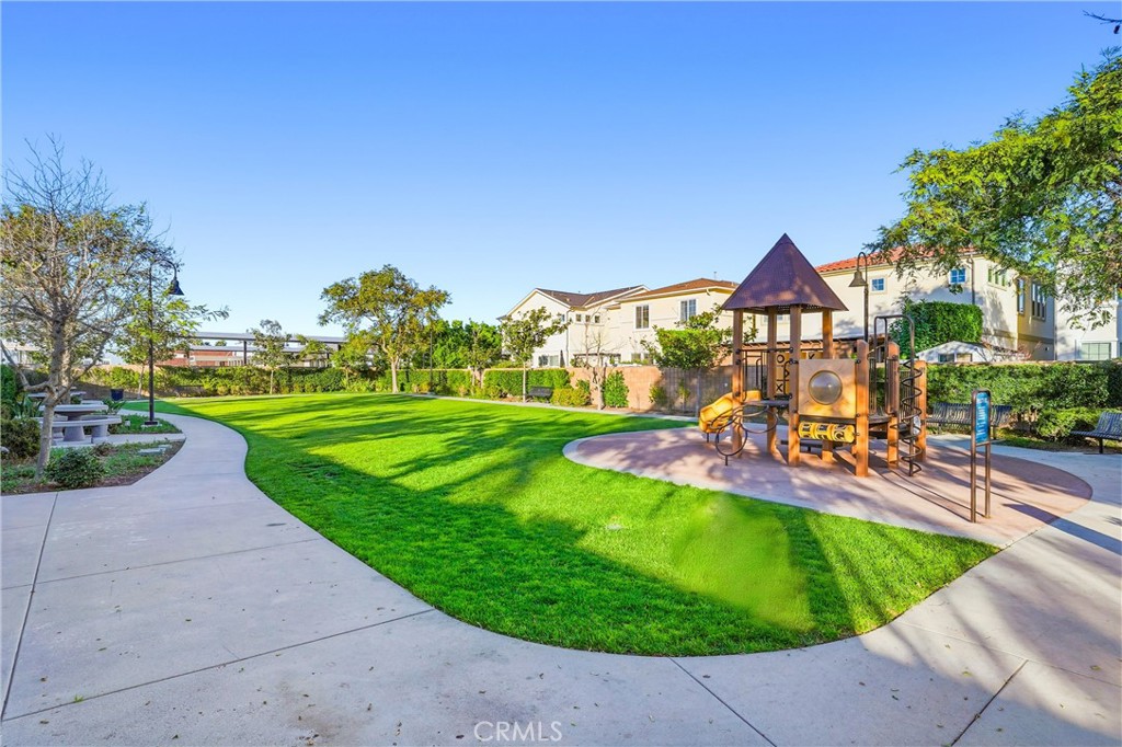 2633 Clarion Lane