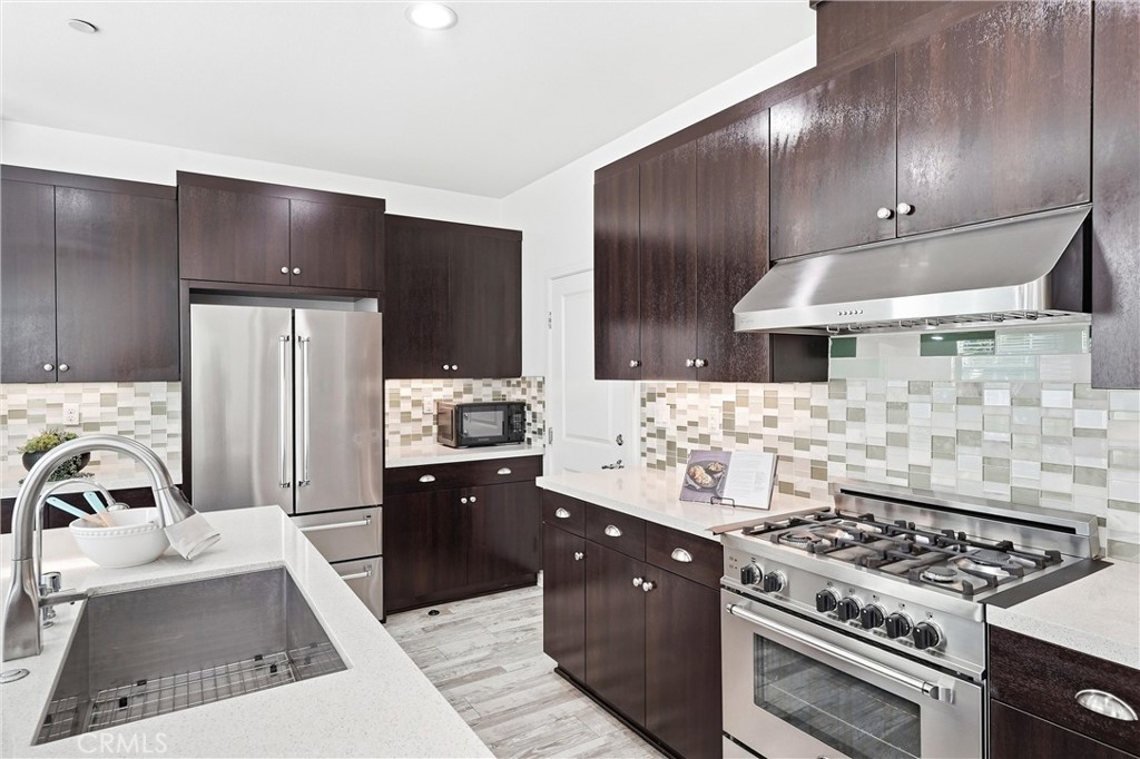 2633 Clarion Lane