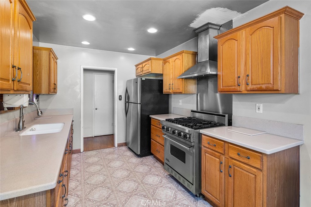 5837 Fanwood
