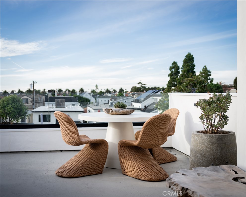 616 Poinsettia Avenue