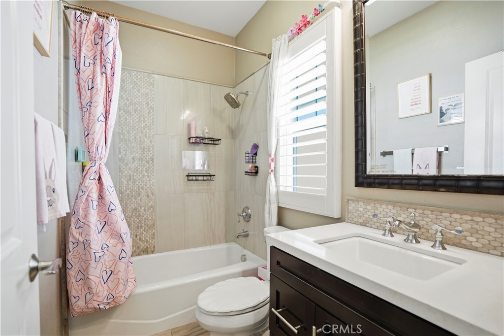 17491 Oakbluffs Lane