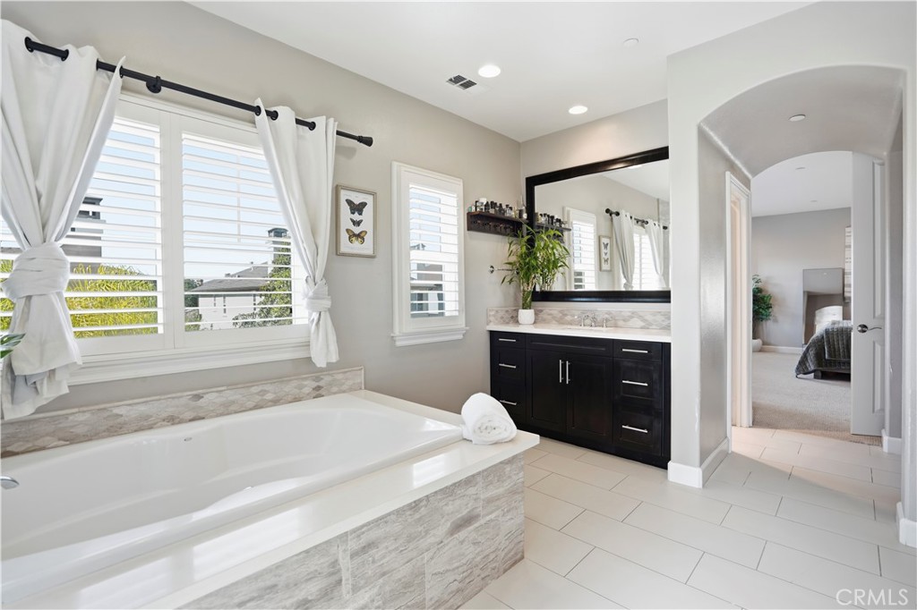 17491 Oakbluffs Lane