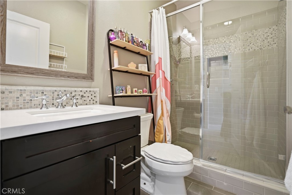 17491 Oakbluffs Lane