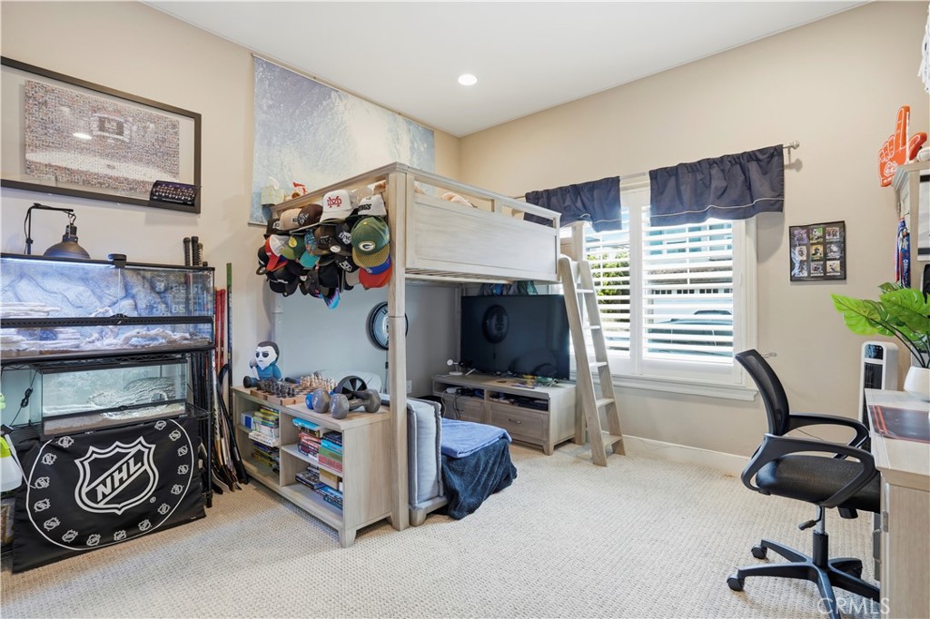 17491 Oakbluffs Lane