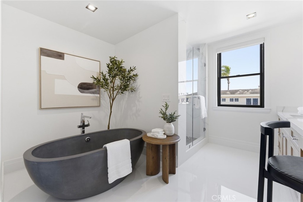 17007 Edgewater Lane