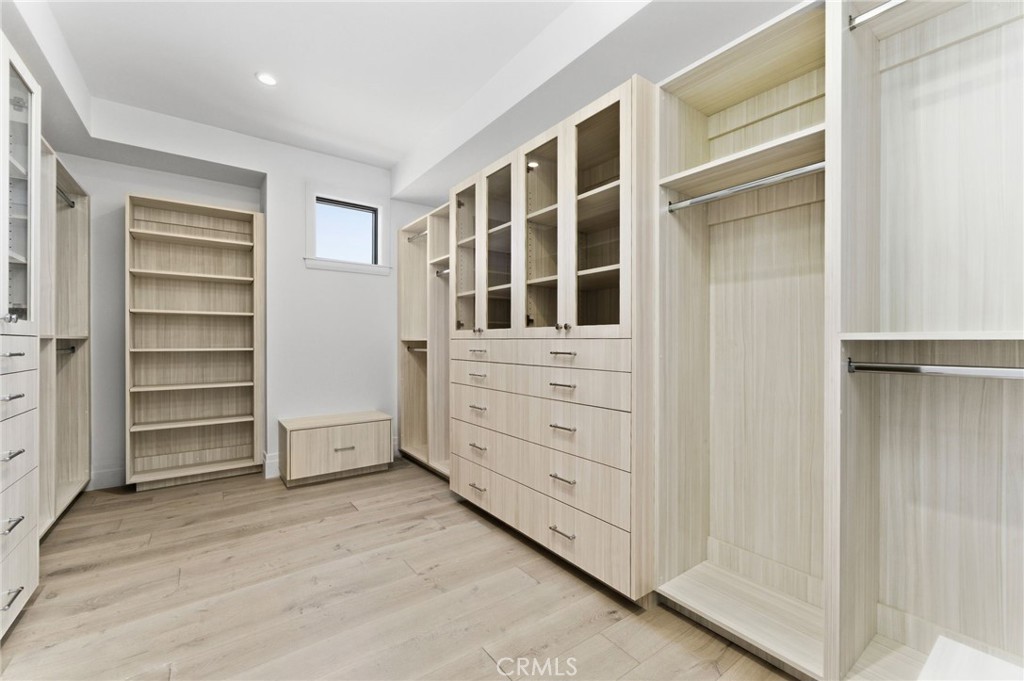 17007 Edgewater Lane