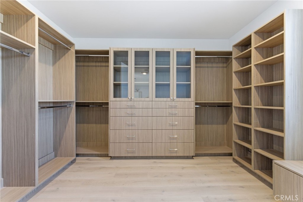 17007 Edgewater Lane