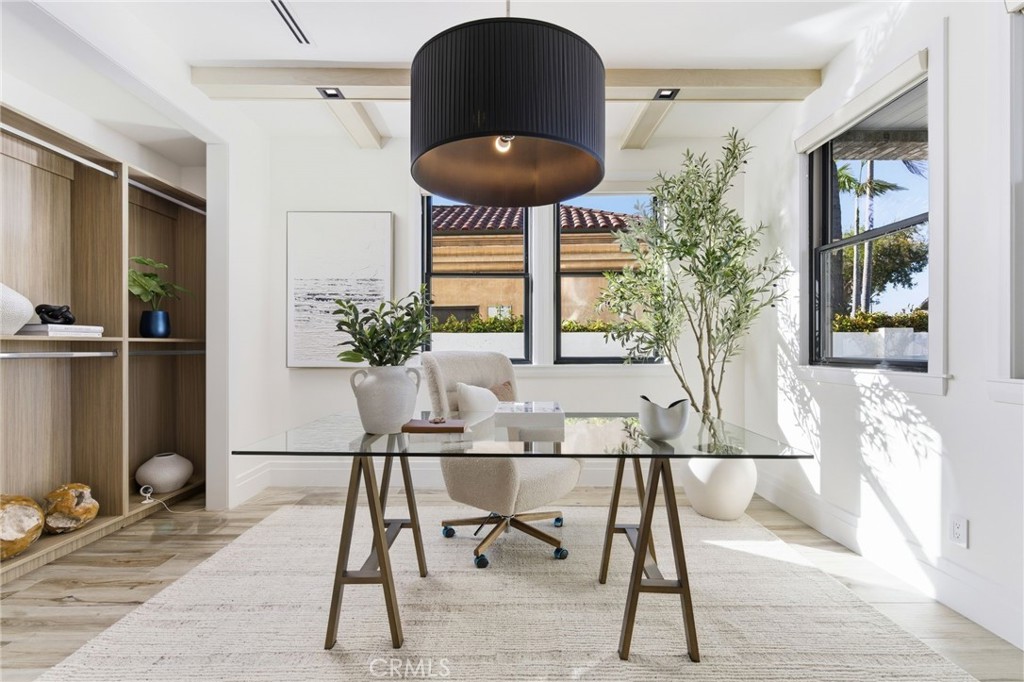 17007 Edgewater Lane