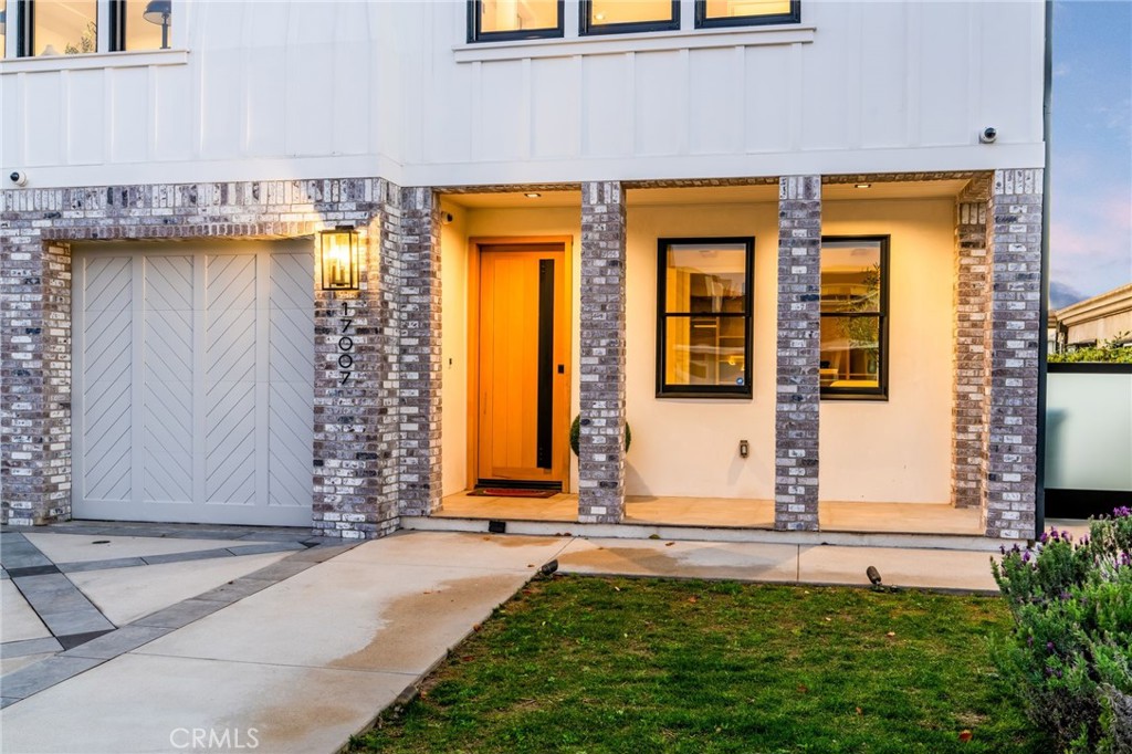 17007 Edgewater Lane