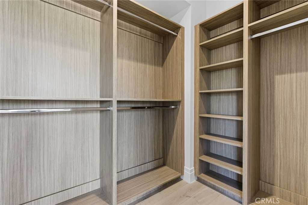 17007 Edgewater Lane