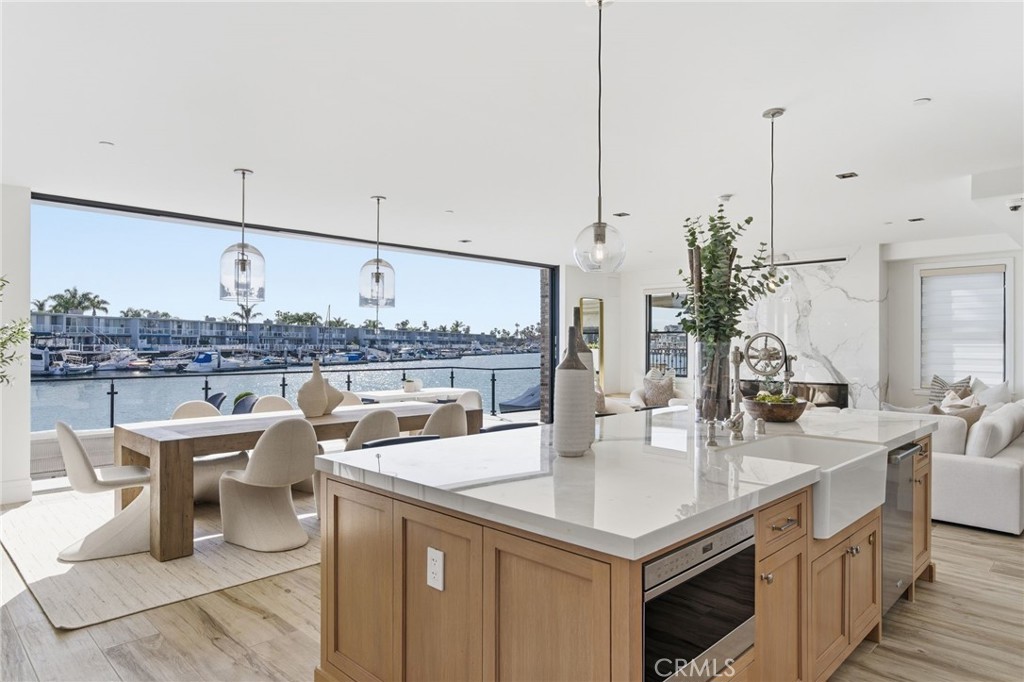 17007 Edgewater Lane